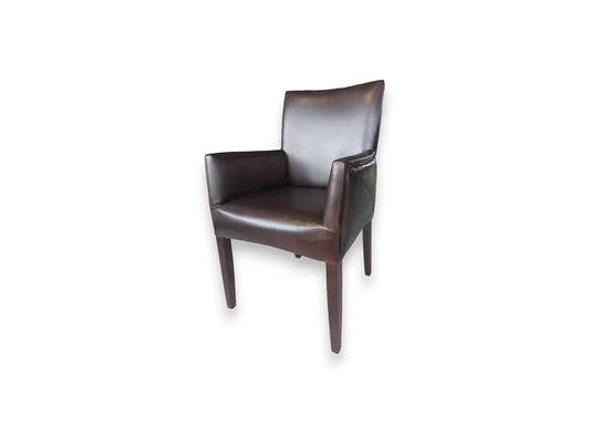 Scaun Cubo – disponibil pe stoc